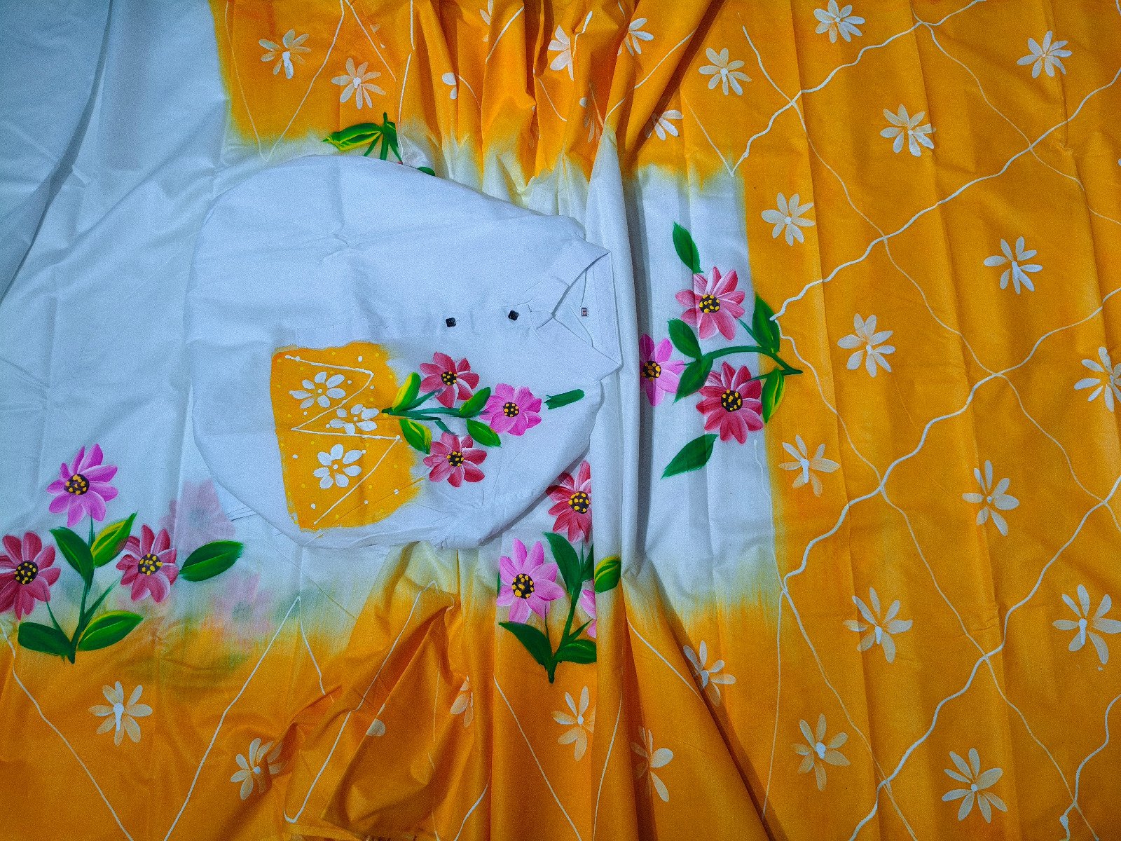 লাল-সাদা কাপল ড্রেস কালেকশন